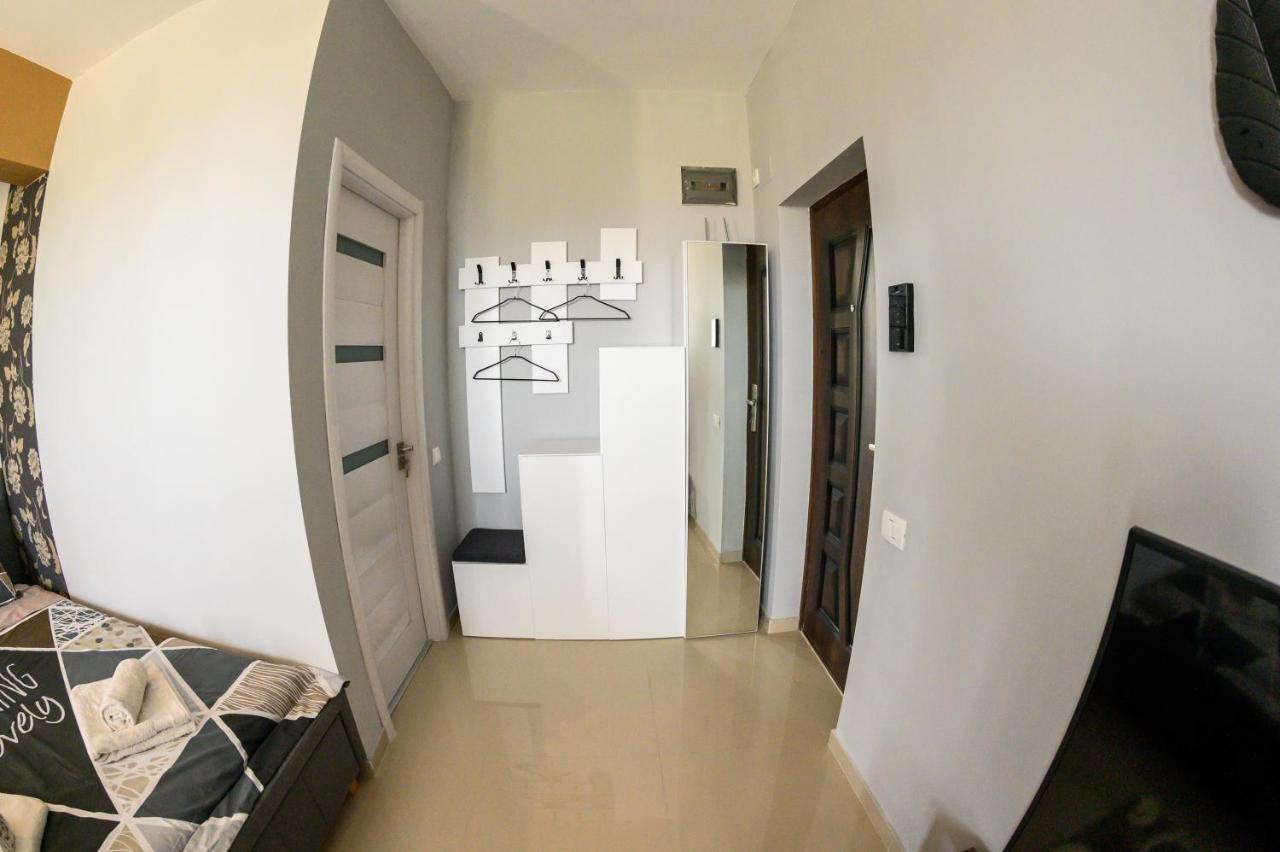 Апартаменты Beachside Studio Mamaia Nord Нэводари Экстерьер фото
